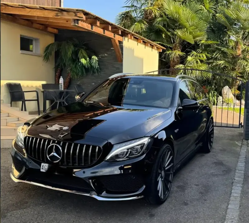 Schwarzer Mercedes-AMG C 63 von Egloff Automobile